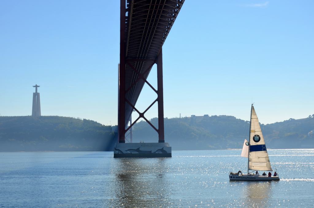 un barco en el Tajo
